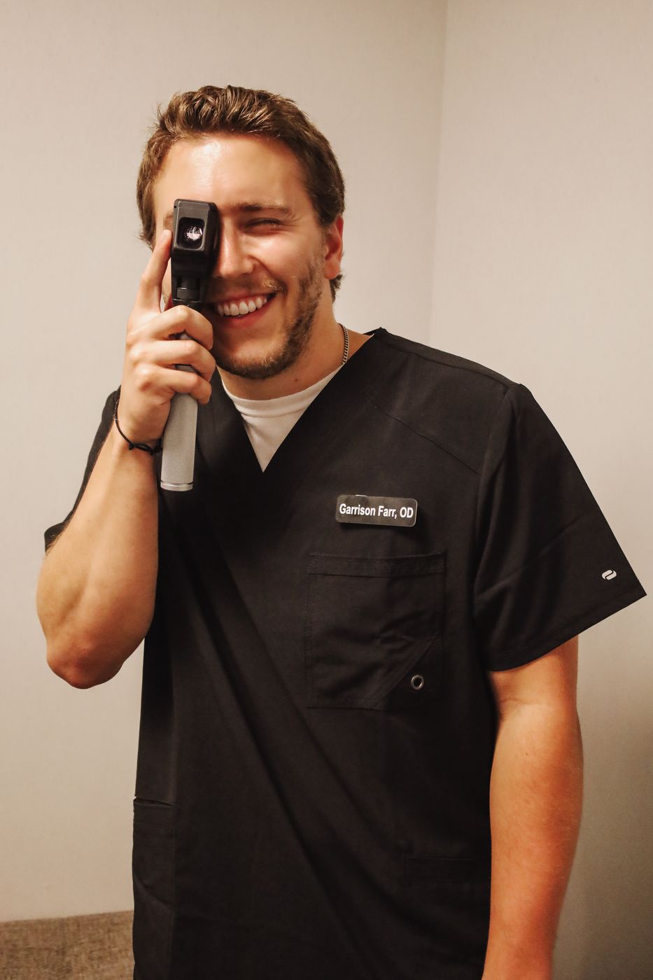 El Dr. Garrison Farr en West Ottawa Eyecare